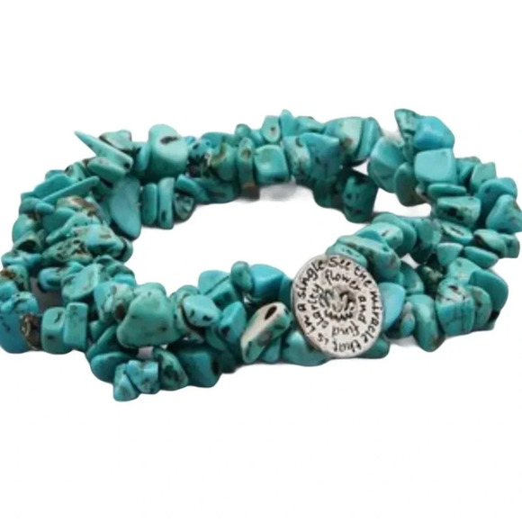 BOUTIQUE NWT WOMENS BLUE BEADED BRACELET SUMMER CASUAL BEADS ELASTIC SZ SMALL - Picture 1 of 3